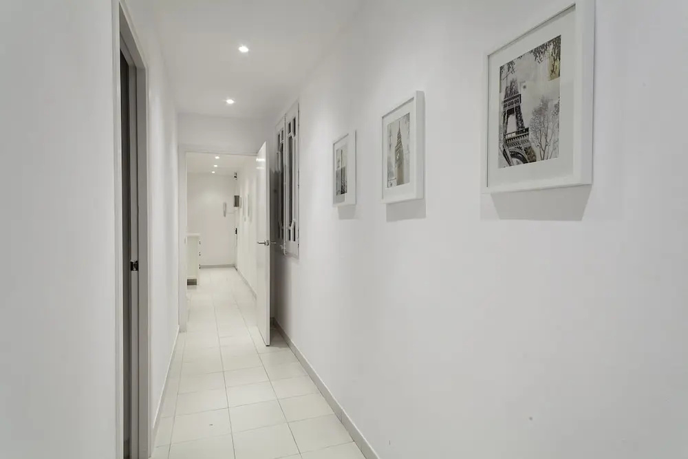 Blanc Apartment
