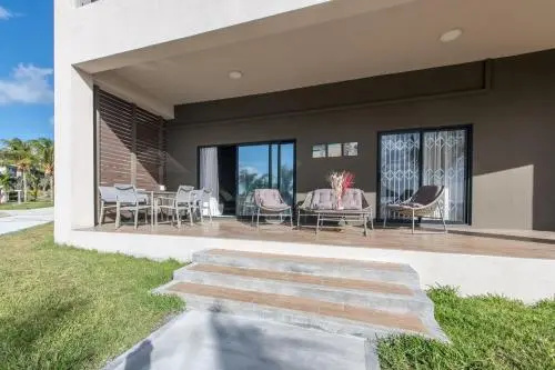 Flic en Flac Beachfront villa