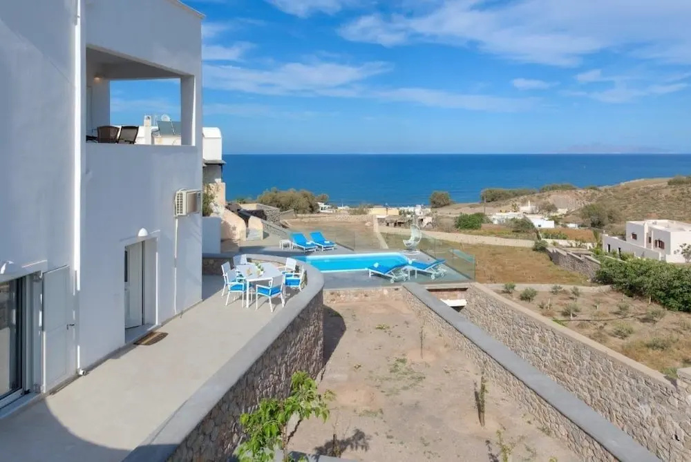 Queen of Santorini