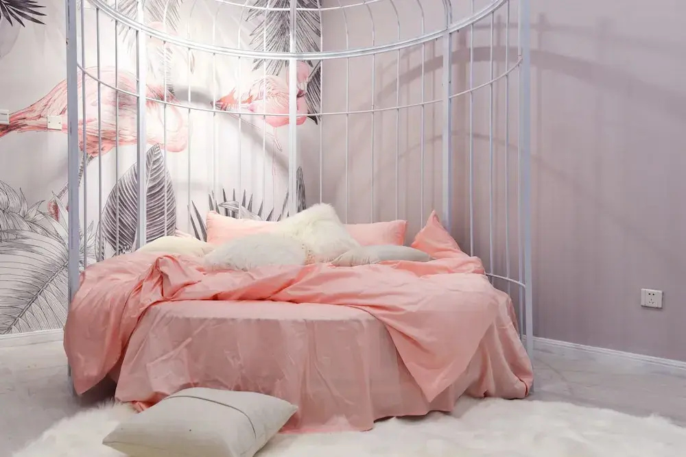 Qing Apartment Spring Heartbeat