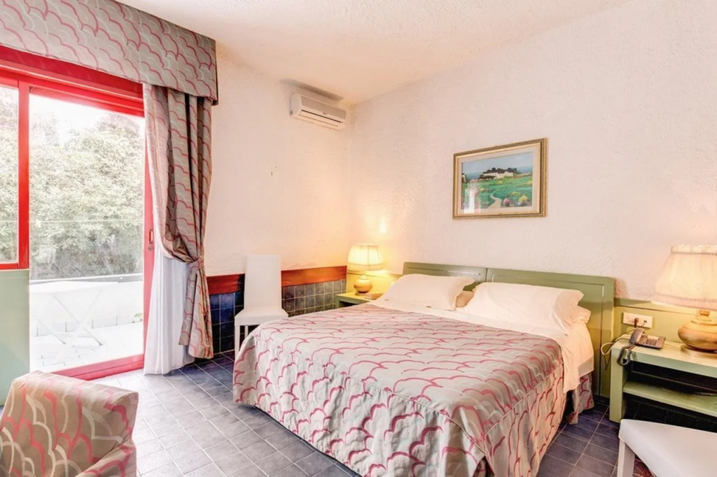 Marina Club Hotel