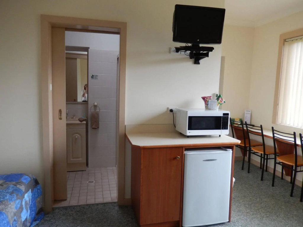 The Pioneer Way Motel