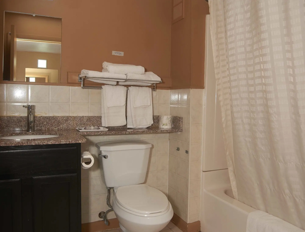 New World Inn