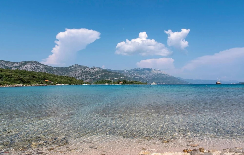 One-Bedroom Holiday Home In Kneze