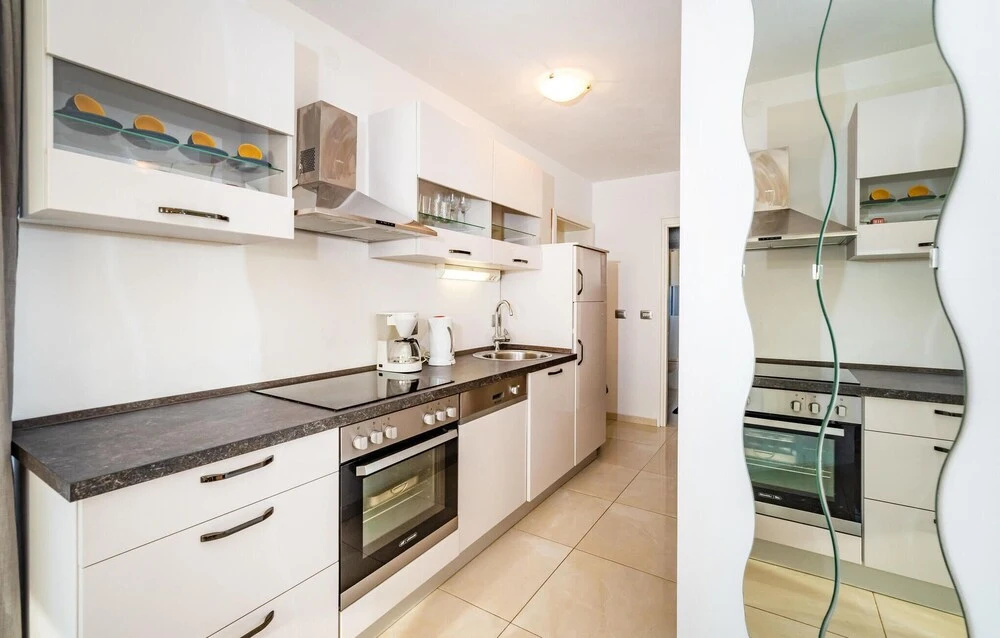 Amazing Home in Novigrad With 5 Bedrooms, Wifi and Outdoor Swimming Pool