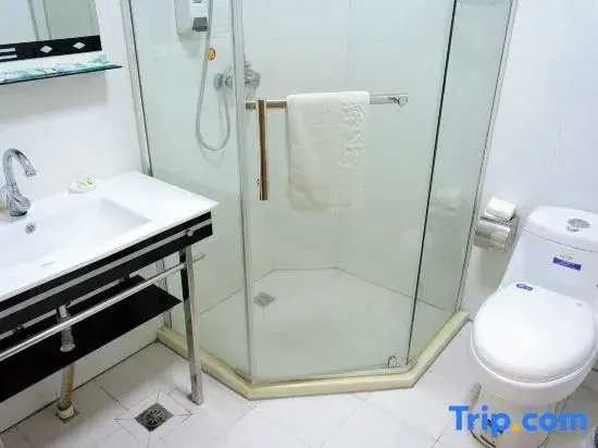 Huancheng Hotel (Huzhou Aishan Plaza Yintai Branch)