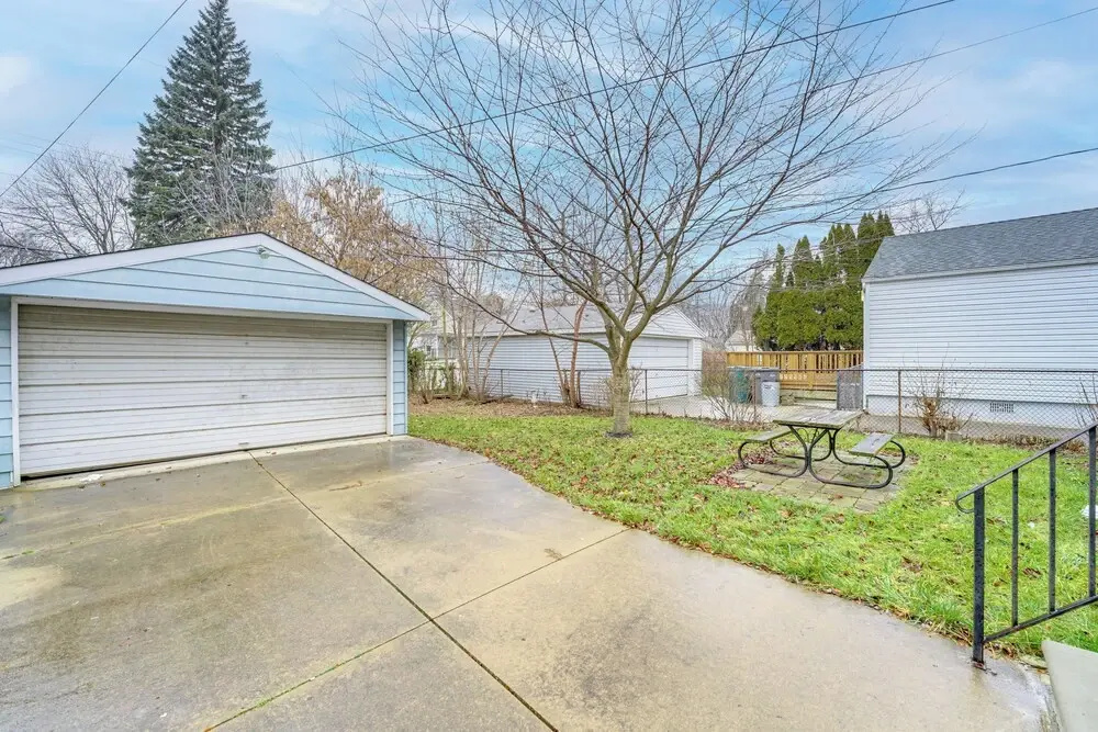 Wfh friendly Home in Dearborn: Dogs Welcome