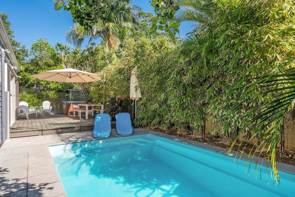 Aaloka Bay - heritage charm w. pool & spa