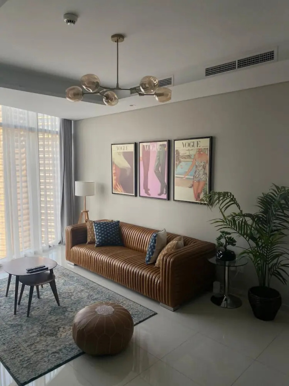 Gorgeous 2 Br in Paramount