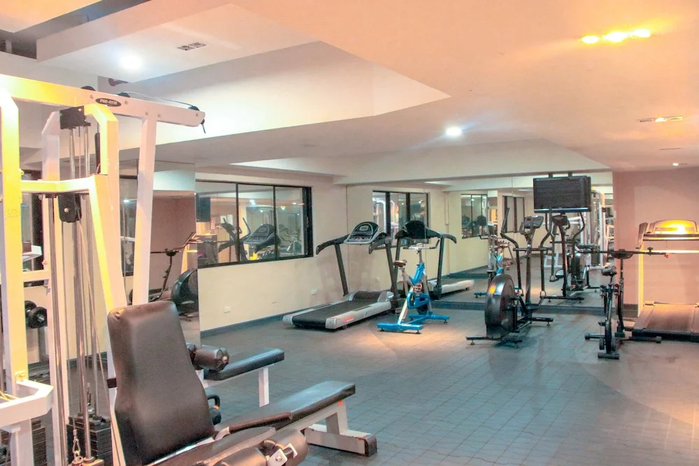 Greenbelt w/balcony Park view. Service.Location