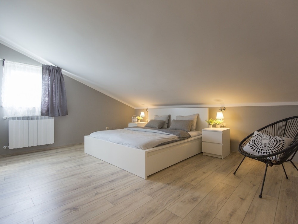 Beautiful Newly Built Holiday House With two Separate Units With Private Pool