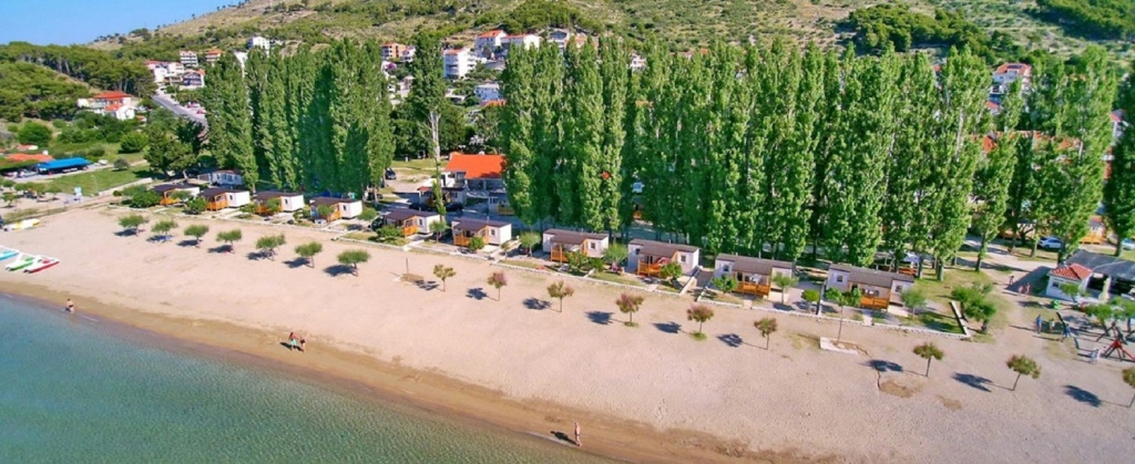 Apartment Jerko - 200 m from beach: A1 Omis, Riviera Omis