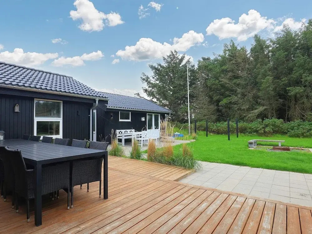 Sprawling Holiday Home in Løkken near Sea