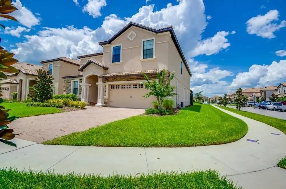 9 Bedroom 5 Bathroom in Champions Gate