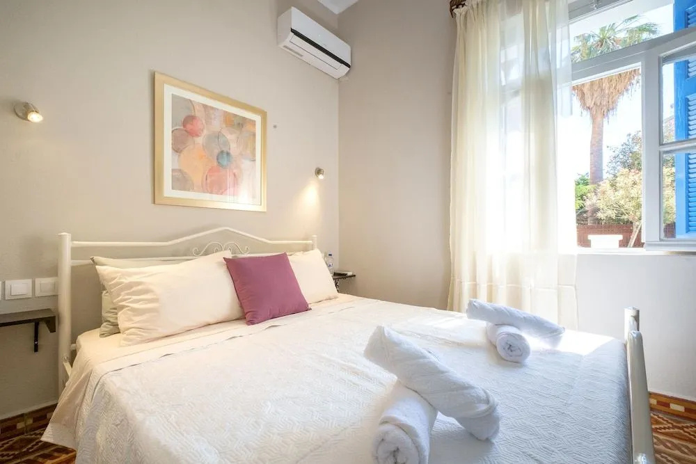 Grandma's Chic Home in Chania Venetian Harbor