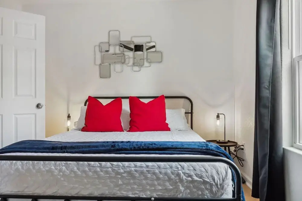 Your Amazing 3br/2ba Downtown Delight