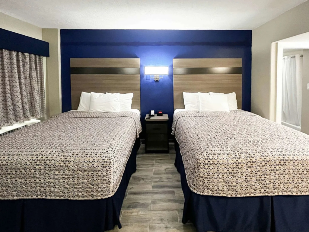 Blue Wave Inn