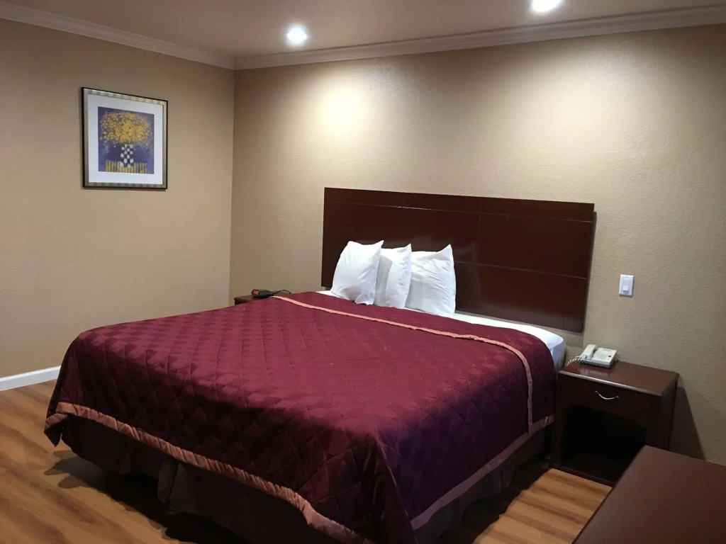 Express Inn & Suites Ontario Airport