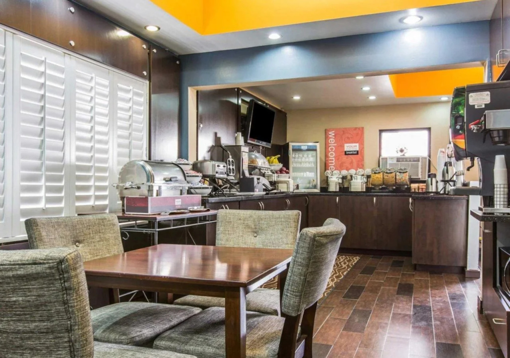 Comfort Inn Near the Sunset Strip