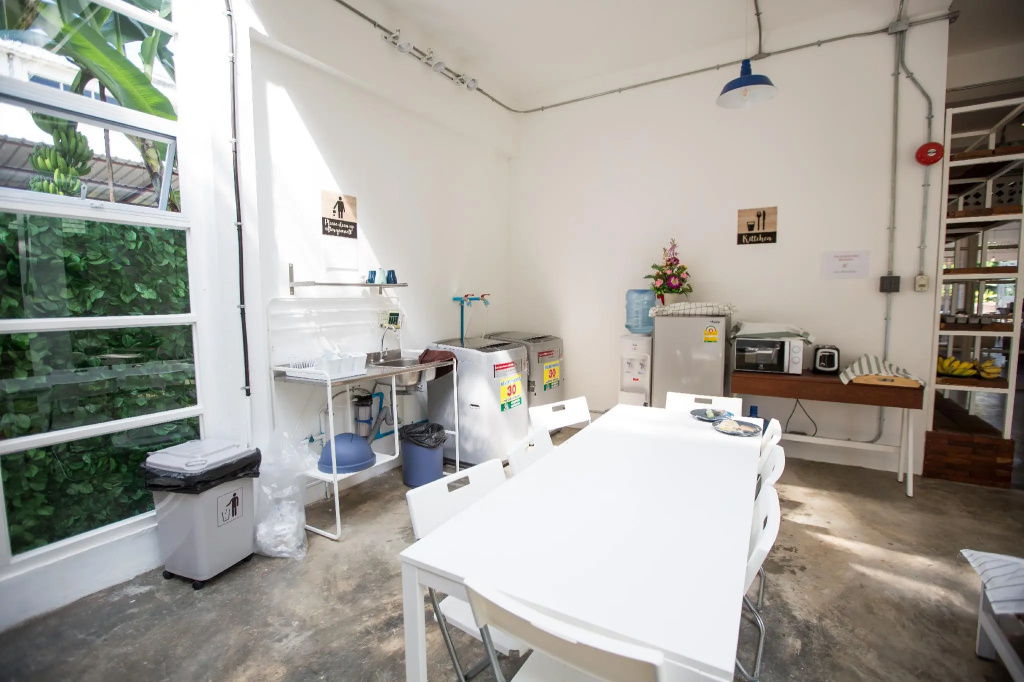 Memmoth Cafe & Hostel in Lampang