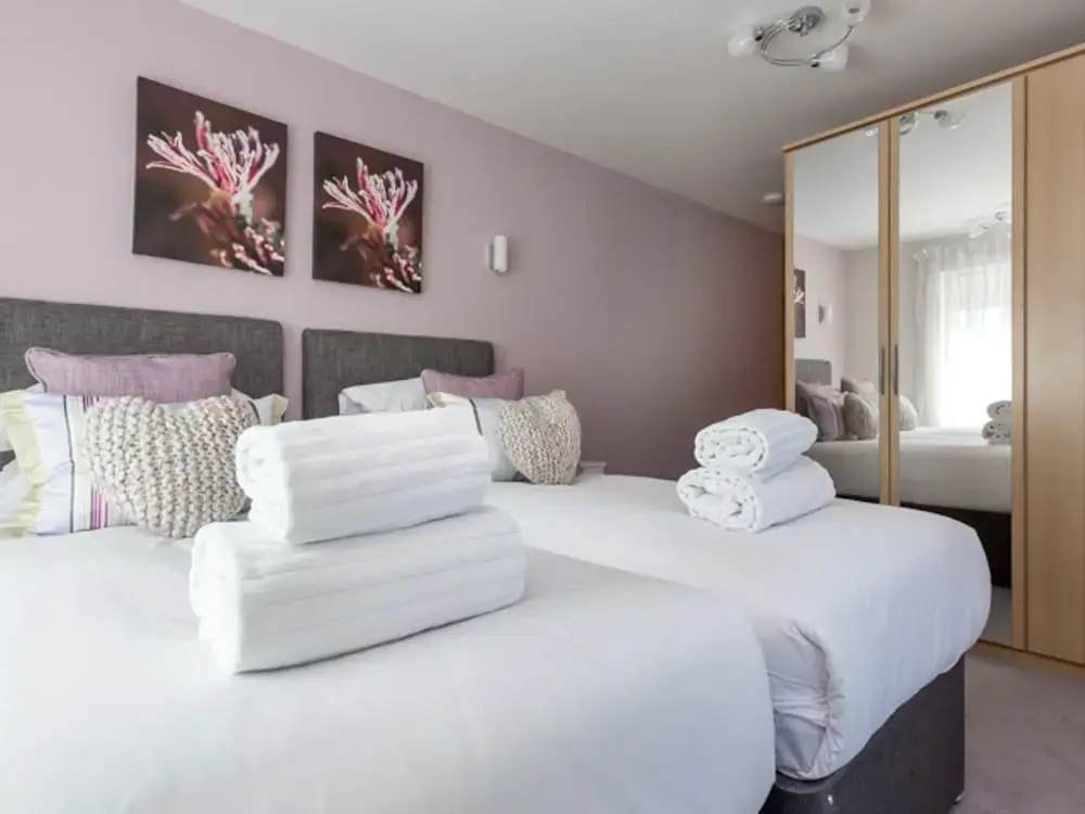 Jibe Ho - Beautiful Spacious Apartment with Harbour Views