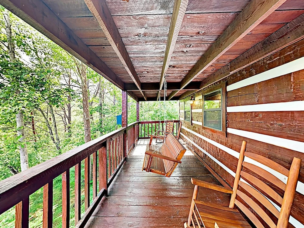 3015 Sevierville - 4 Br Cabin