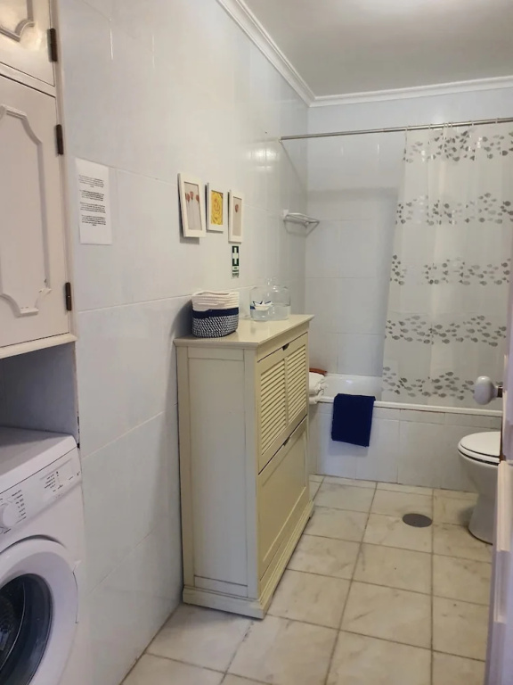Luzia's Apartment - 2 Bedroom Apartment Sleeps 4