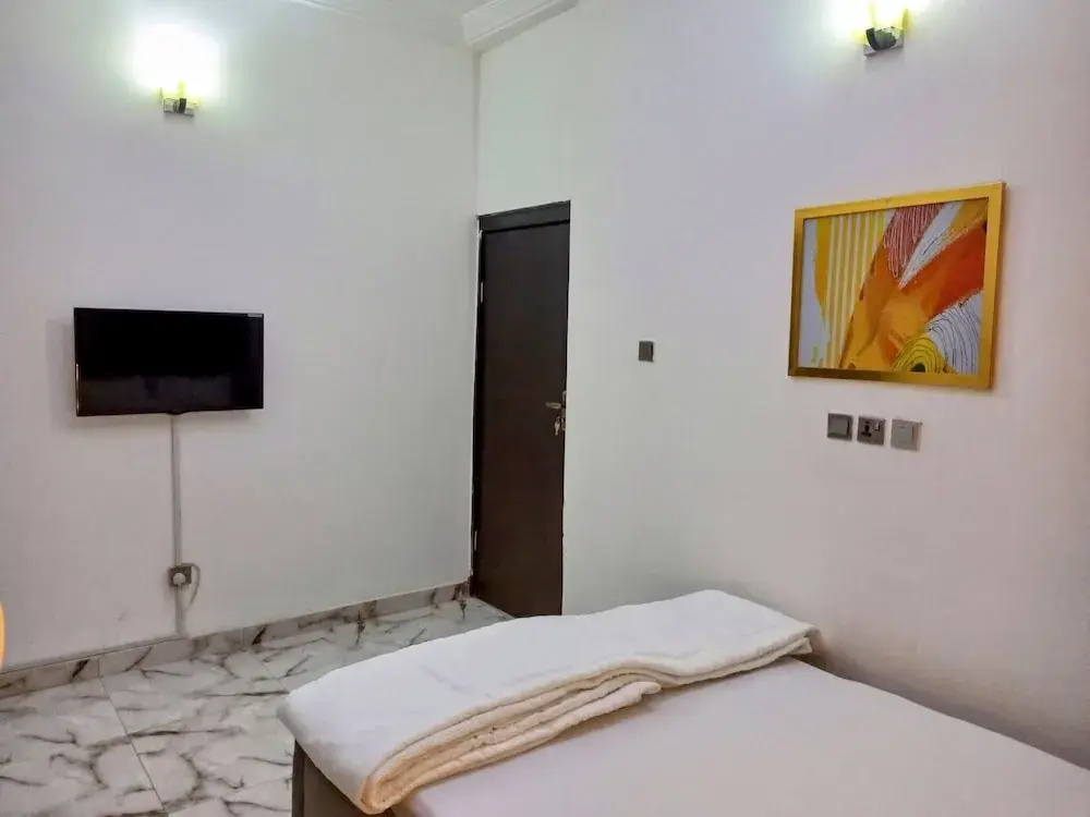 Lovely 2-bedroom Serviced Apartment With a Balcony