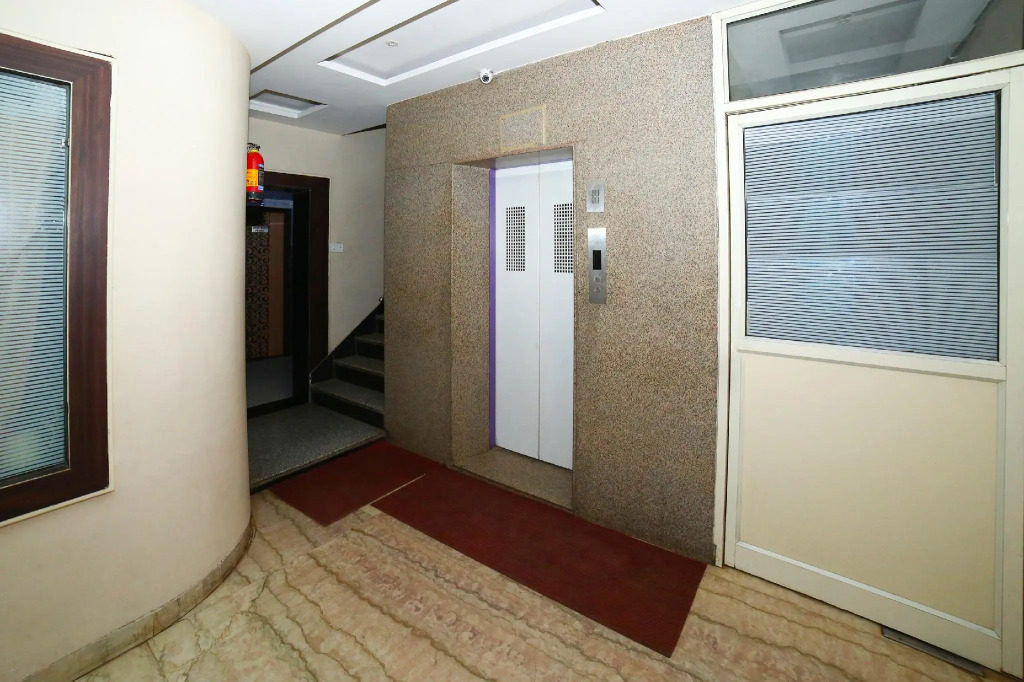 OYO 19387 Palace Guest House