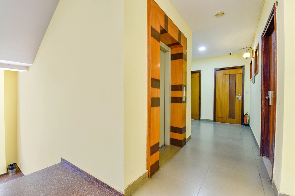 Fabhotel Royal Residency