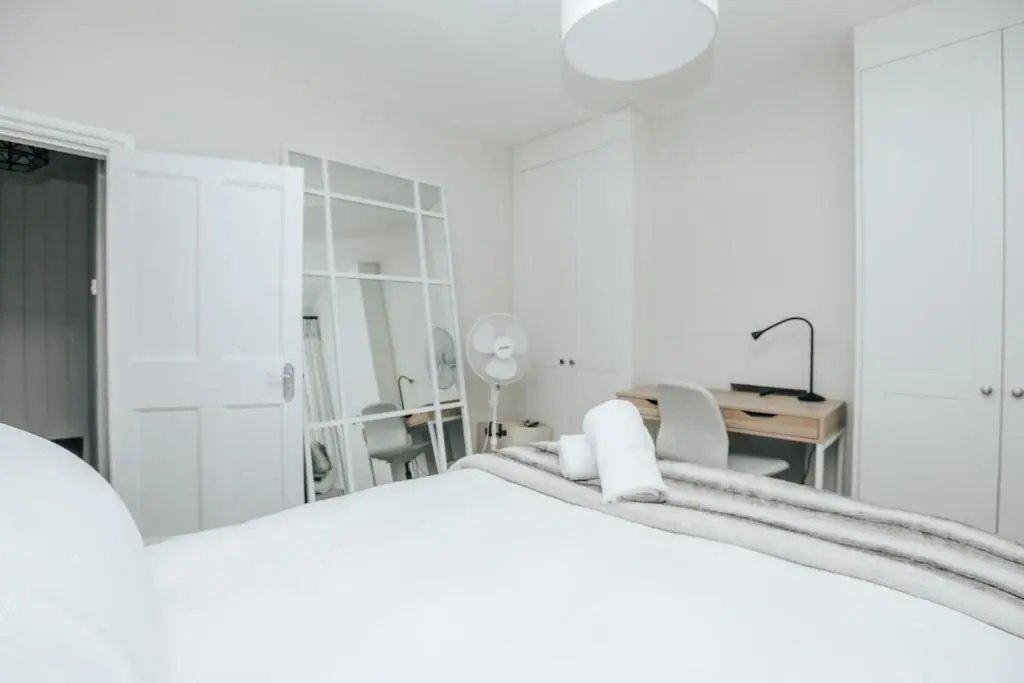 The Dragonfly - Central 2 bedroom house