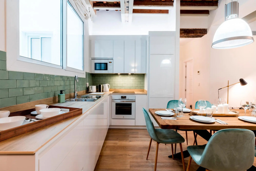 Magnificent 4 Bedroom Apartment in Cadiz Center San Antonio V