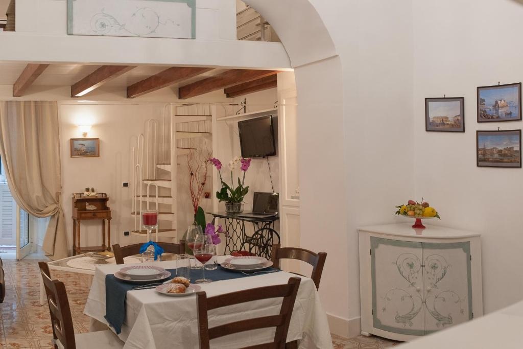 Niloufar residence