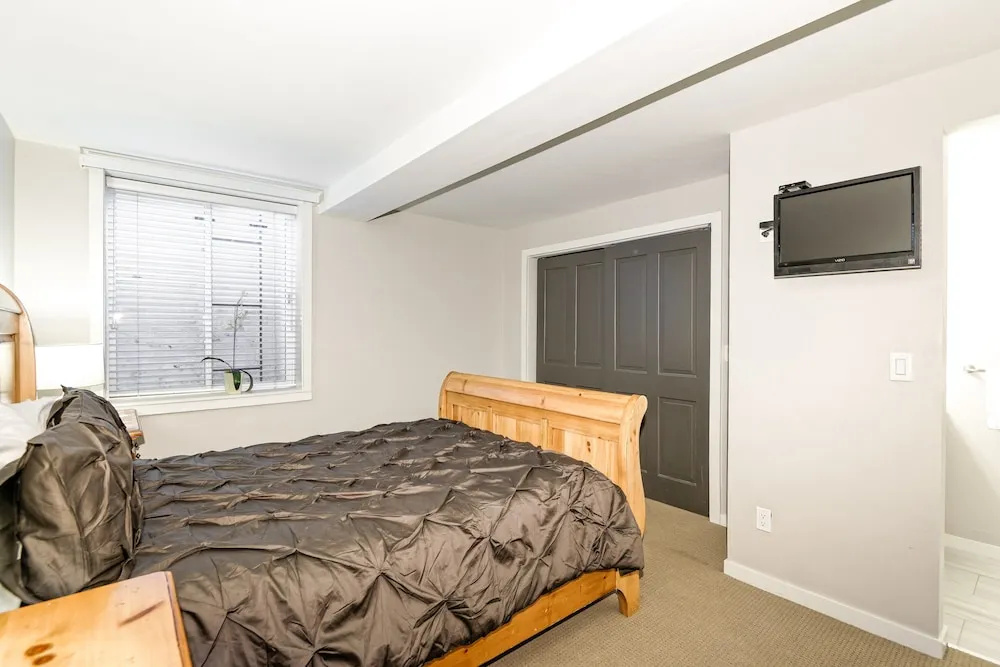 731 East Durant Avenue Condo Unit 22