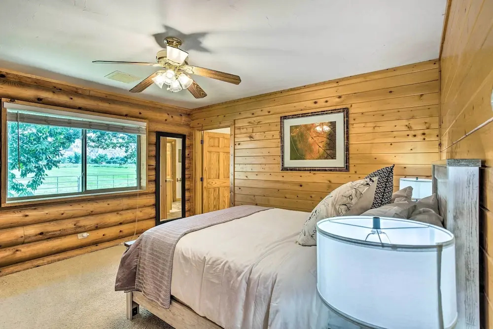 Clifton Retreat w/ Breathtaking Mt Backdrop!