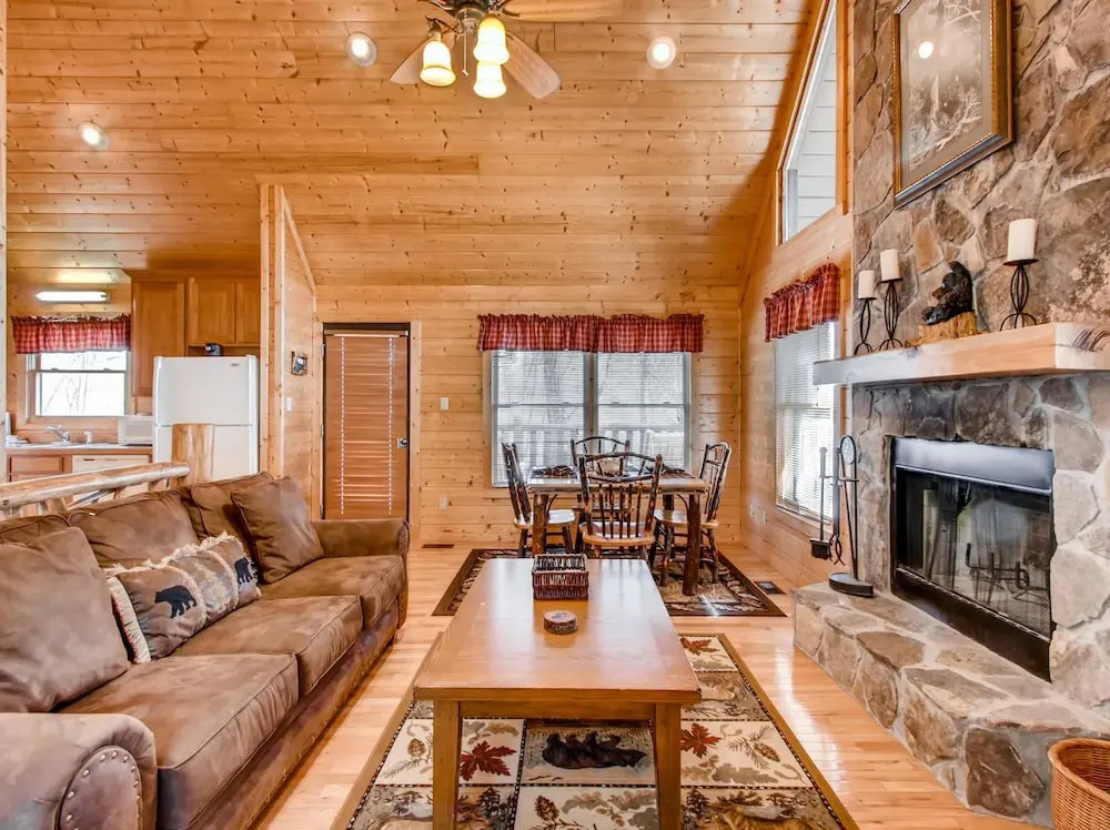 Acorn Ridge 2 Bedrooms 2 Bathrooms Cabin
