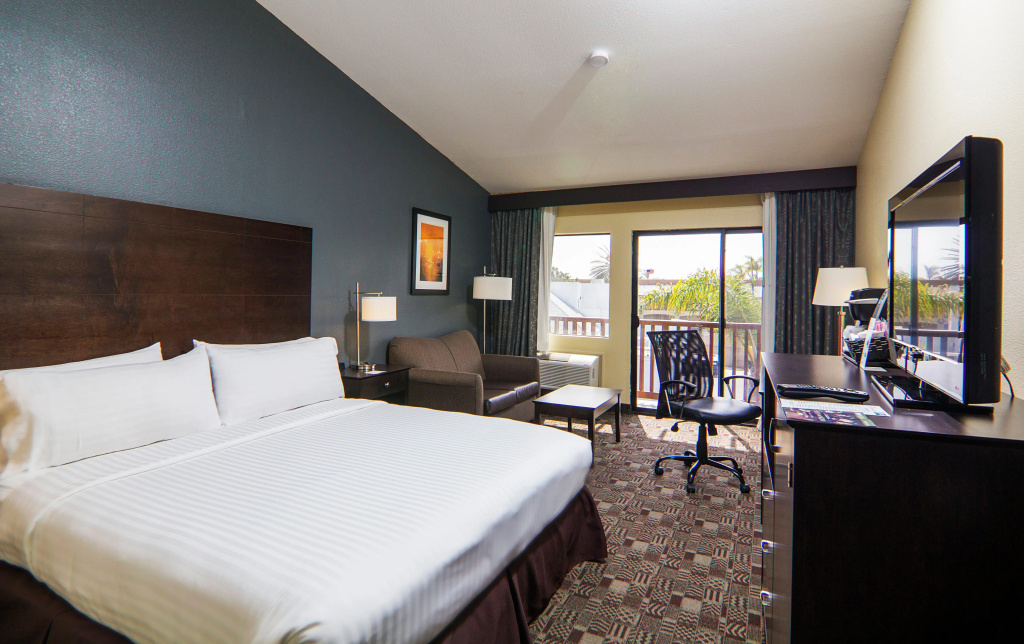 Holiday Inn Express Hotel & Suites Solana Beach-Del Mar by IHG