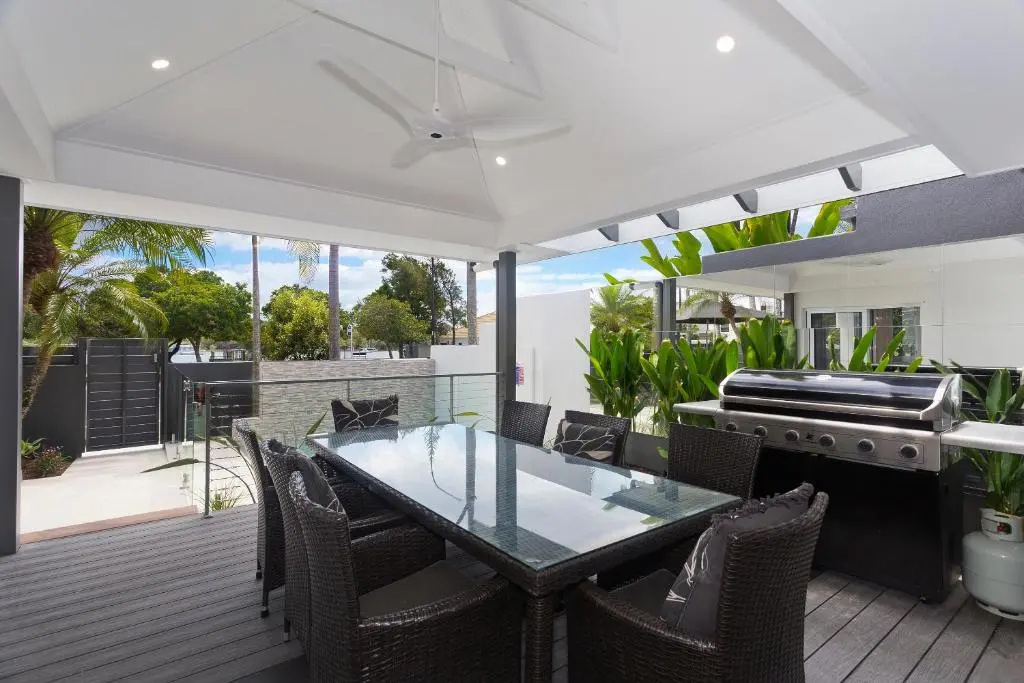 Noosa Boutique Apartments & Elkhorn Villas