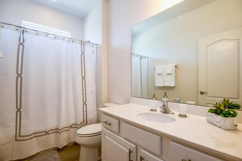 Solterra - 5212 Oakbourne Avenue