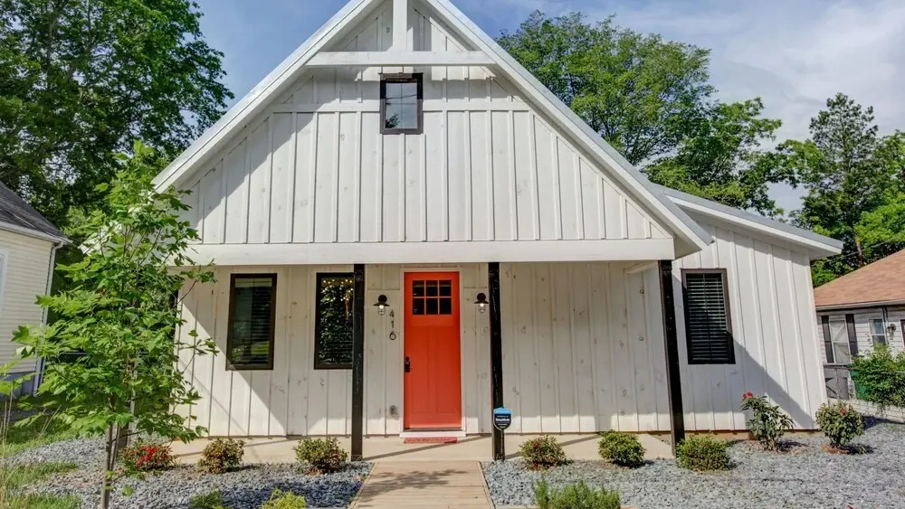 3 bedroom, East 18th Street