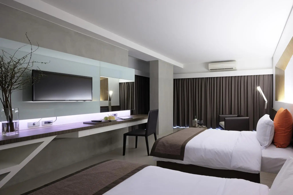 Nine Forty One Hotel