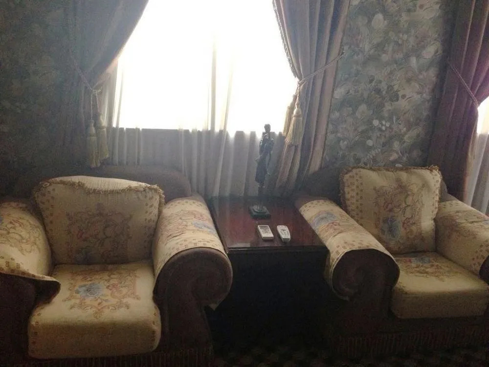 Shanghai Linglong Hotel