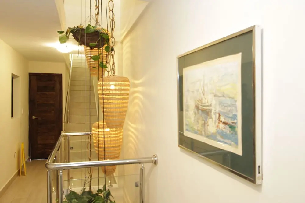 Studio 27