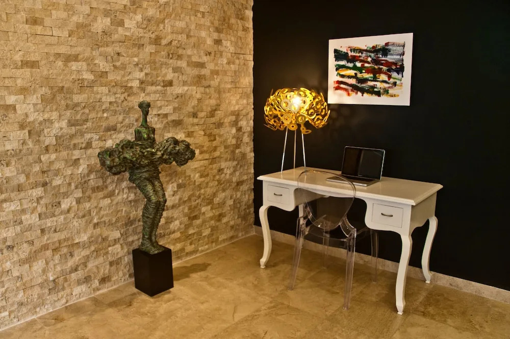 DC 2201 -  2 BEDROOM + NEAR BEACH + STEPS from 5th AV. - Apts