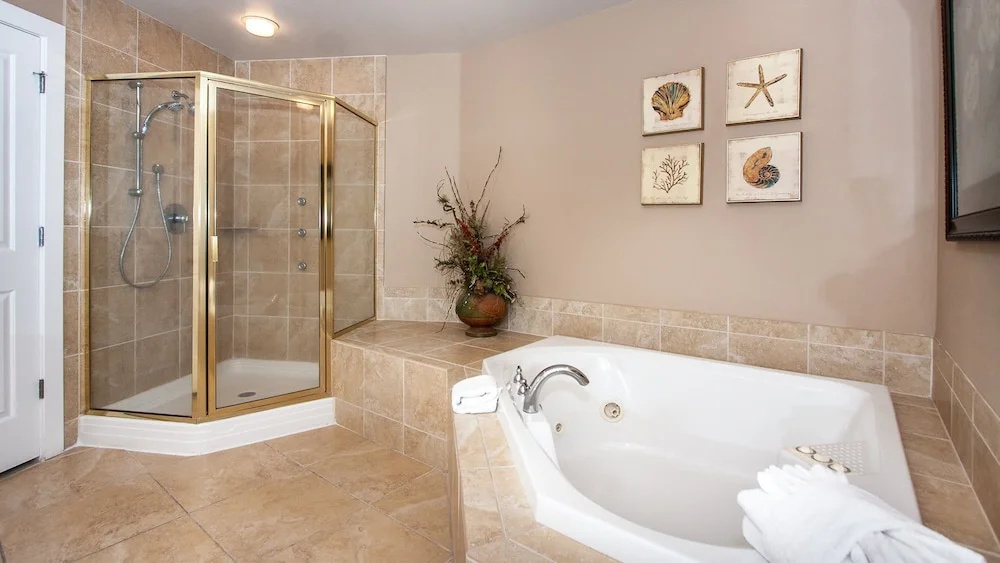 Four Bedroom Condo With Wraparound Balcony - Unit Crc0510