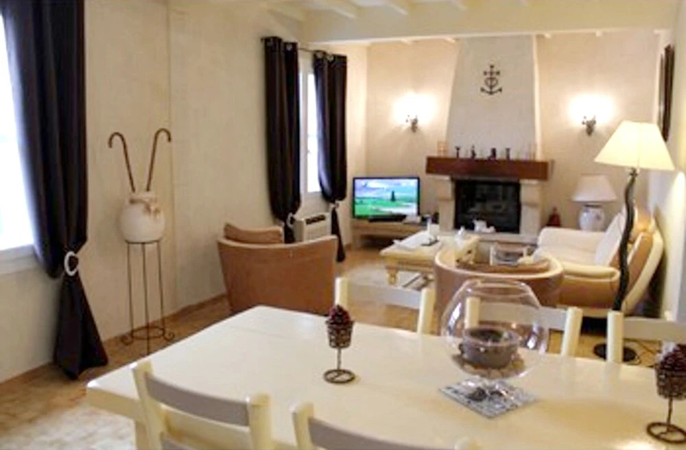 Villa With 3 Bedrooms in Maillane, With Private Pool, Enclosed Garden