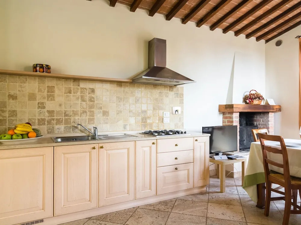 Farmhouse in Rapolano-terme With Swimming Pool, Garden, BBQ