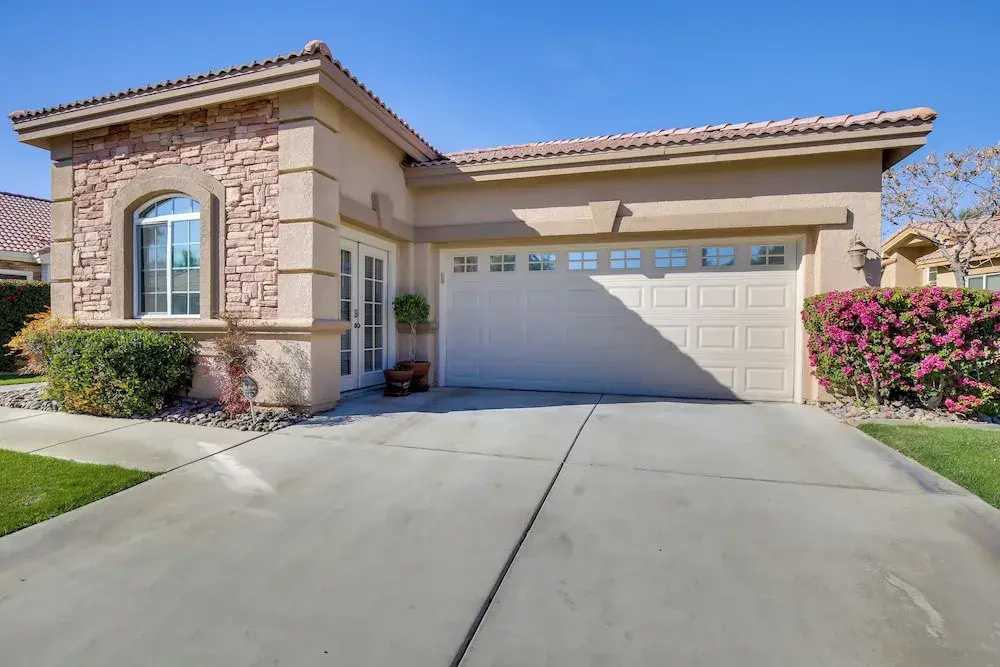 Indio Casita: 2 Mi to Coachella & Stage Coach!