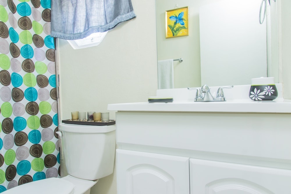 Oakland CE by Pro Homes Jamaica