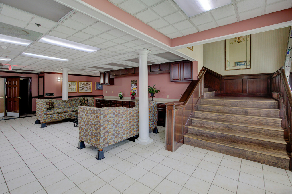 Plantation Inn & Suites Near Locust Grove I 75